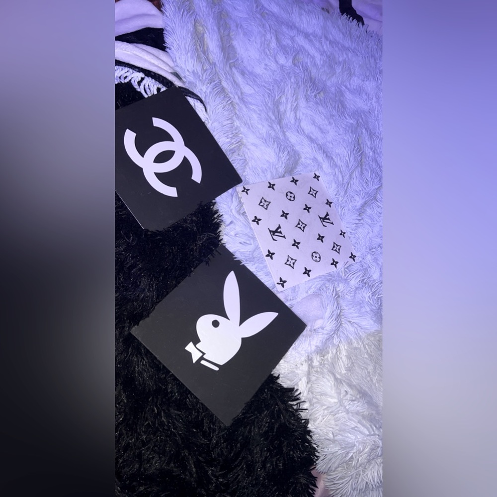 Small luxury canvas